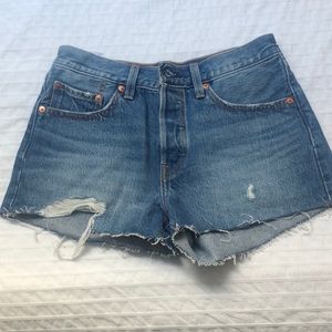 Levi 501 Denim Shorts - SIZE 26